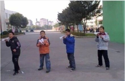 纸飞机为什么要哈一口气丨科普