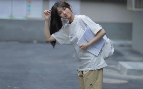 少女身上为什么有体香?而男子身上只有男人味?