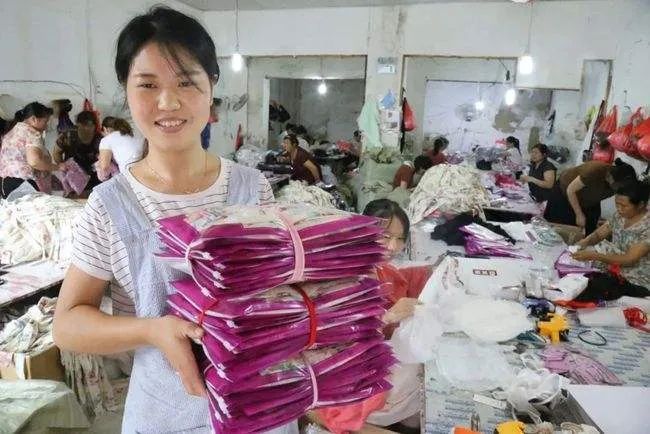 “中国情趣内衣小镇”：每50个人里就有1个在靠「情趣土特产」发家致富！